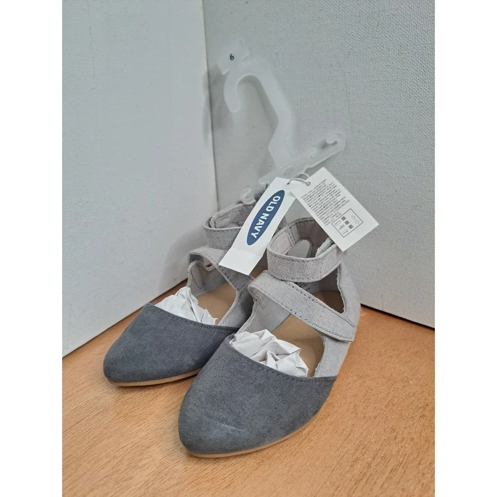 Old Navy Faux Suede Gray Ankle Strap Girls Flat Casual Shoes Closed Sandals Sz 6